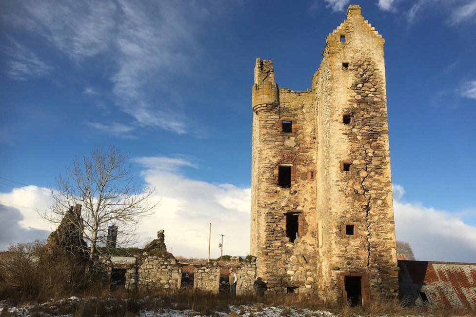 Appeal to save 'fragile' Fairburn Tower BBC News
