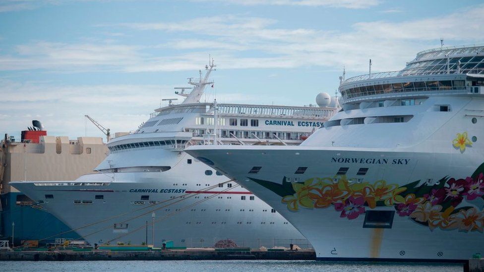 Cruise ships in Nassau