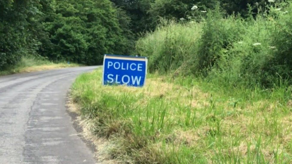 Police sign in Medbourne Lane, Swindon