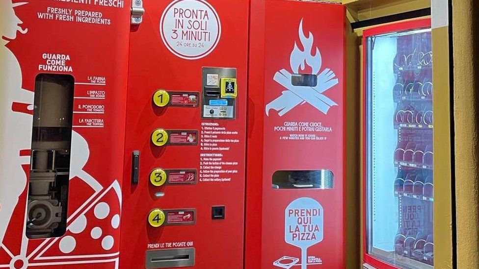 Mr Go Pizza vending machine