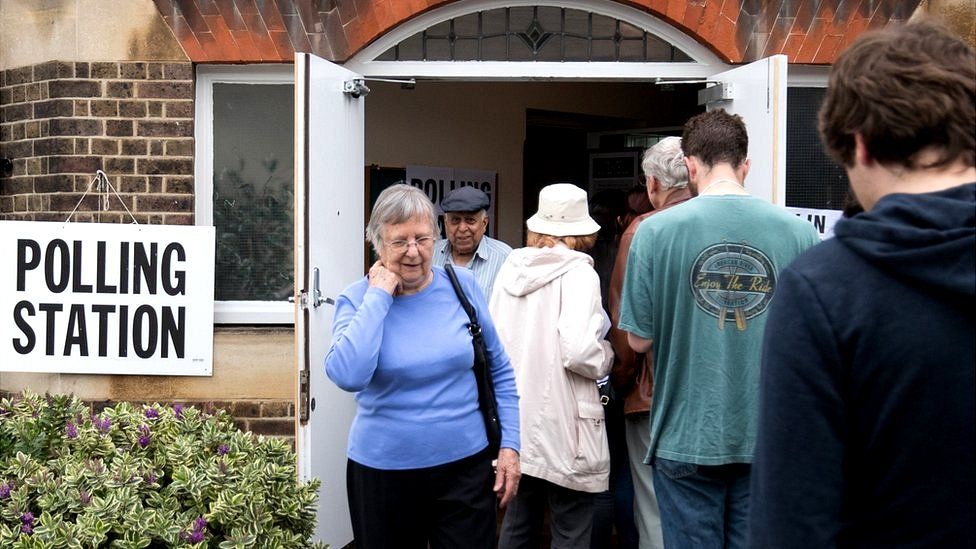 British voters at polling station, 23 Jun 16