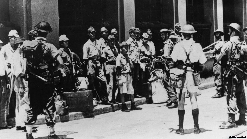 Japanese troops rounded up in Hong Kong (26 September 1945)