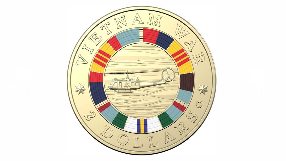 Памятная австралийская монета войны во Вьетнаме с желтым флагом Южного Вьетнама