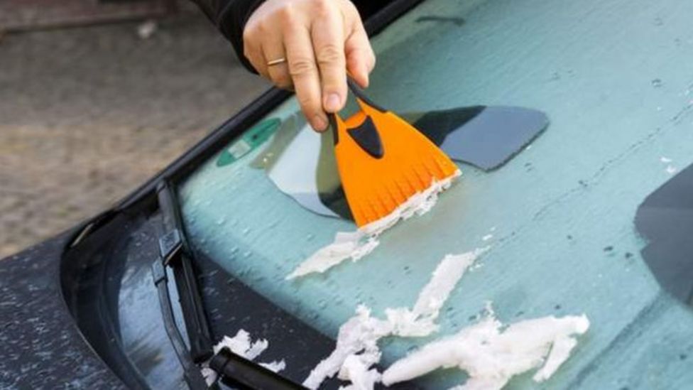 London snow Weather brings transport to a standstill BBC News