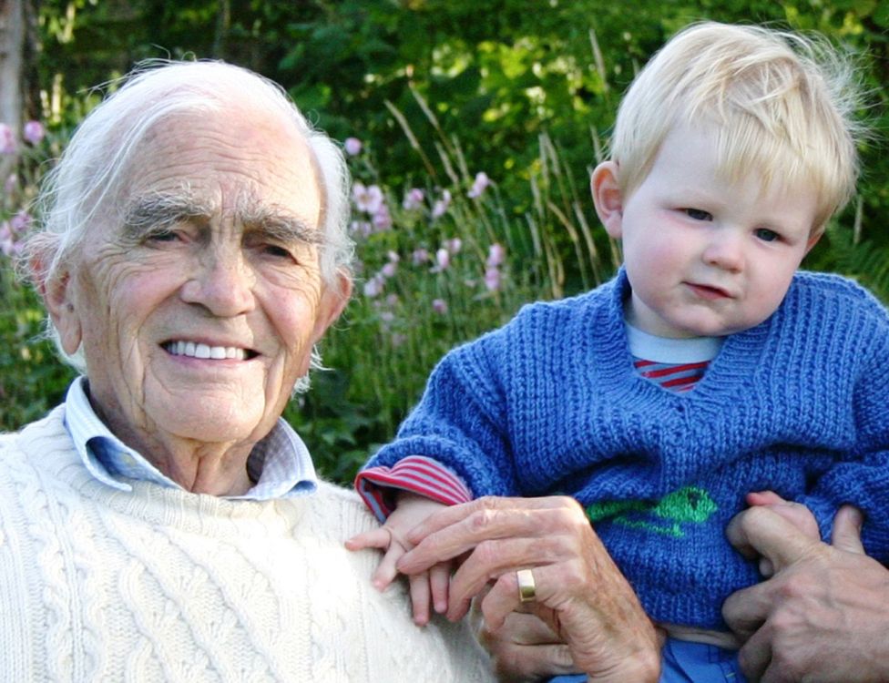 Stanley Butcher wearing the family ring, 2006