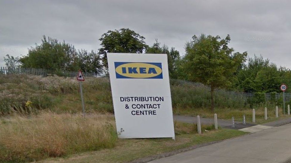 Uitgebreid wimper zegen Ikea removes CCTV found above toilets at Peterborough distribution centre -  BBC News