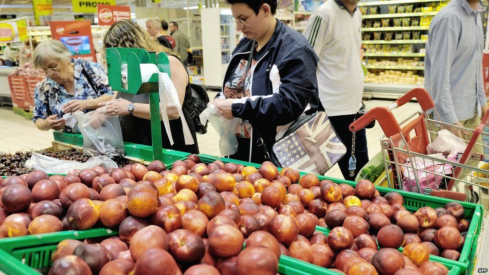 Nectarines in French supermarket - file pic