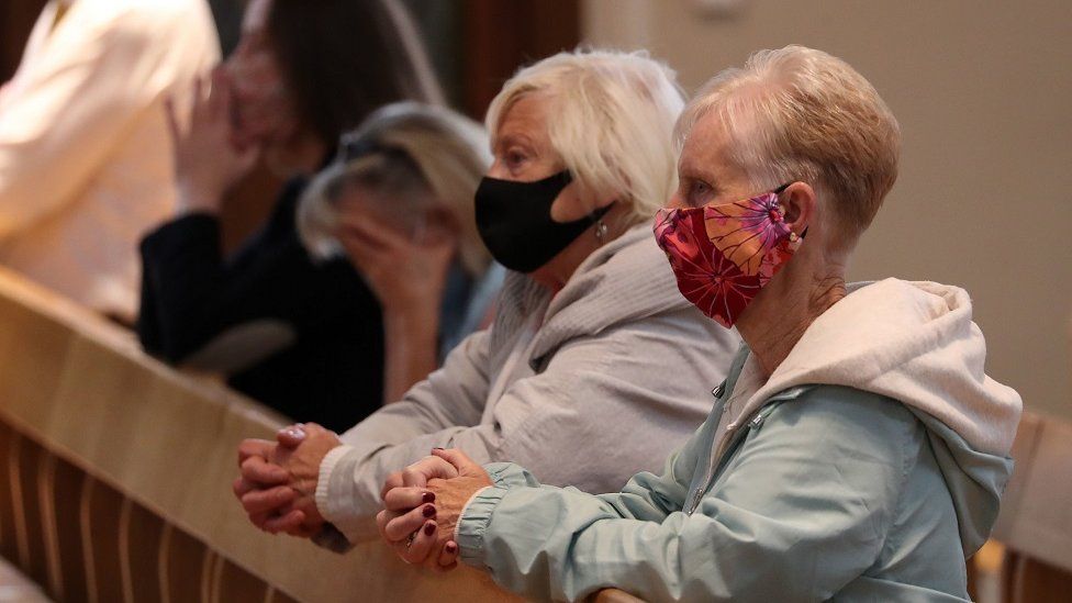 St Andrew's Cathedral, Glasgow - parishioners in pews