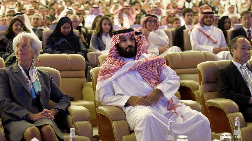 Saudi Crown Prince Mohammed bin Salman (C) and Managing Director of International Monetary Fund Christine Lagarde (L) attend the Future Investment Initiative (FII) conference in Riyadh on 24 October 2017
