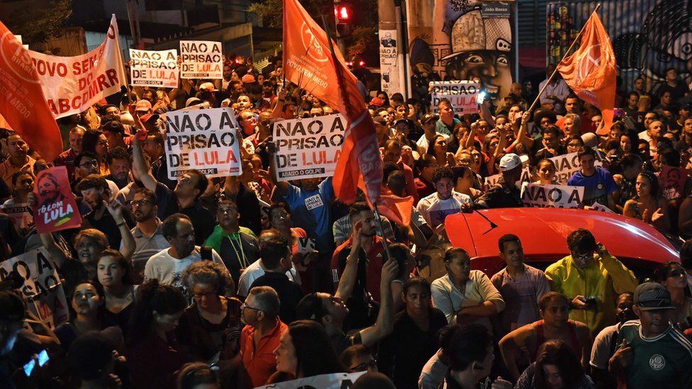 Pro-Lula demo near Sao Paulo