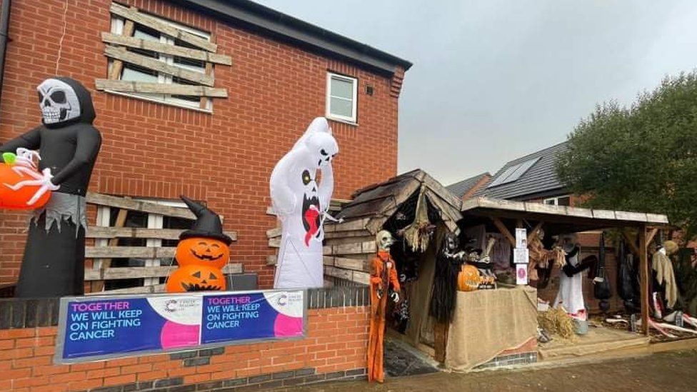 Halloween: Police visit Rothley house after decoration complaint ...