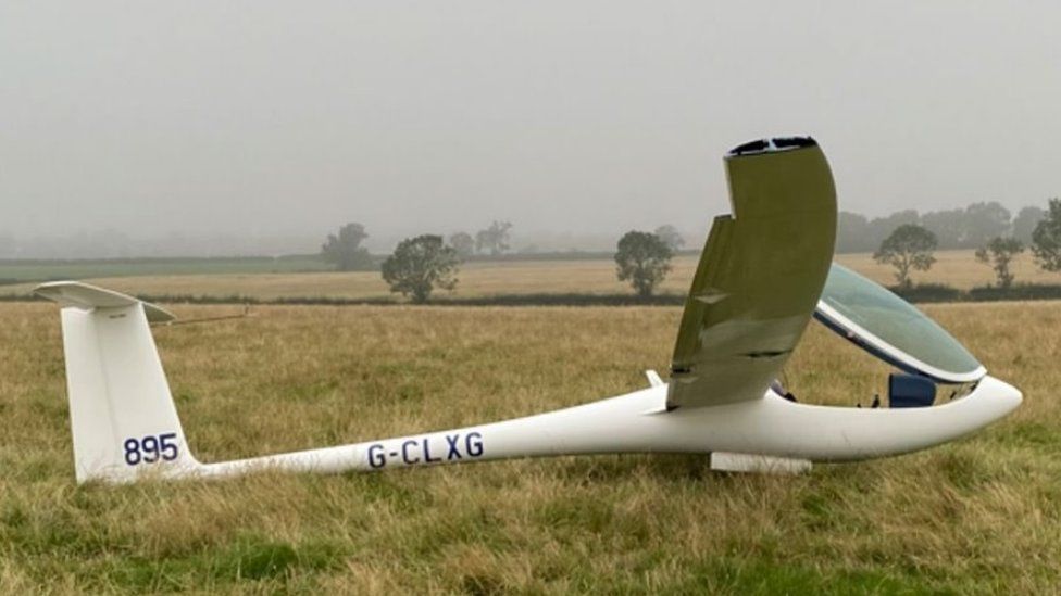 glider with wing damage