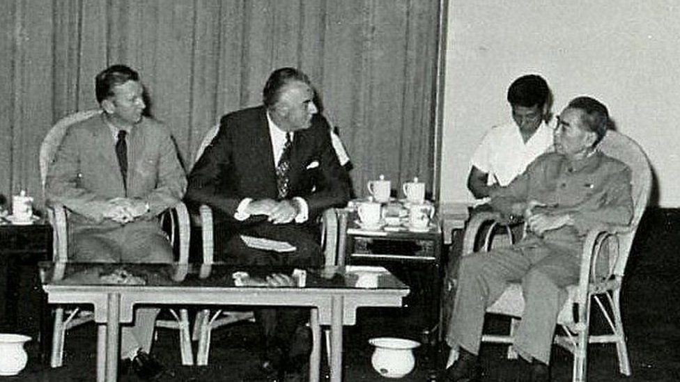 Whitlam speaking with Chinese Premier Zhou Enlai