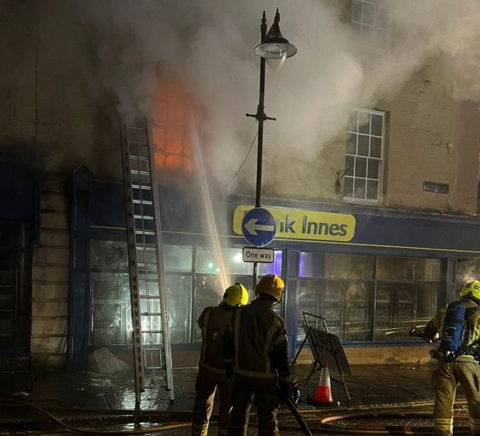 Mansfield Fire breaks out at town centre estate agents BBC News