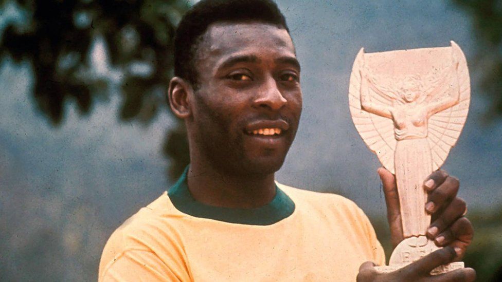 Pele with World Cup trophy in1970