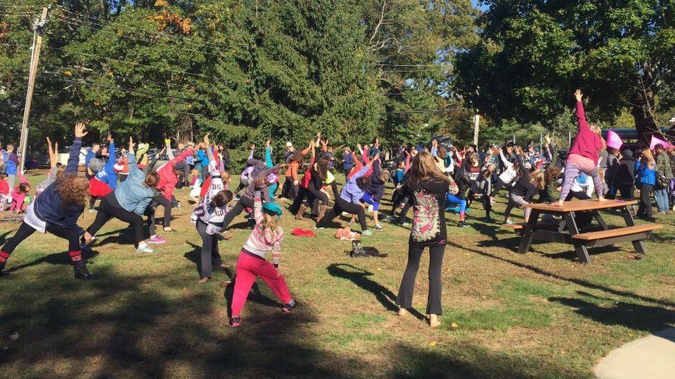 Yoga pants parade sparked by Rhode Island man's criticism