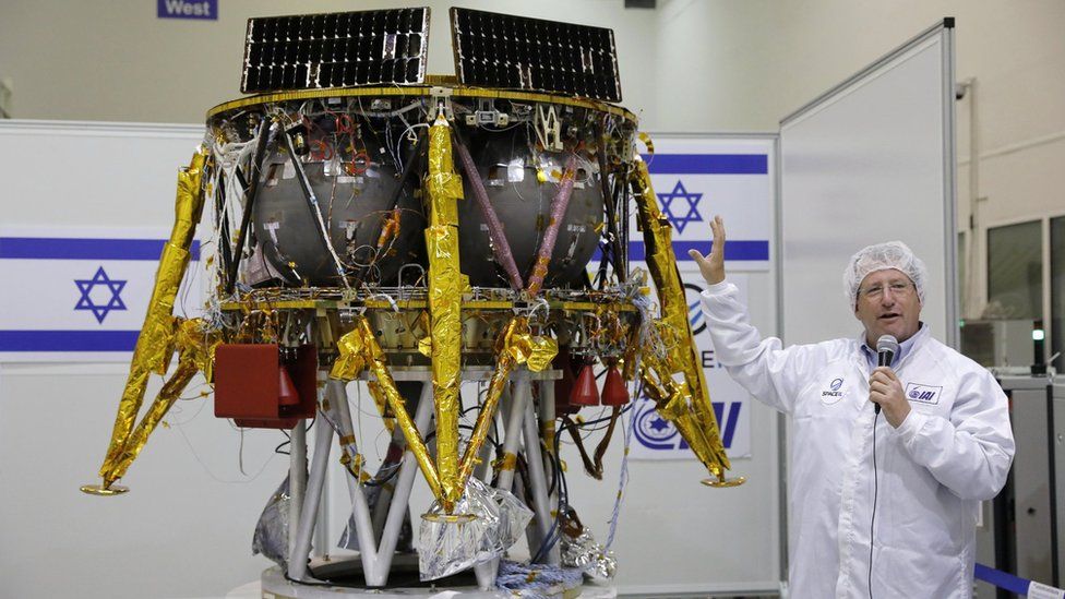 Ofer Doron, director of Israeli Aerospace Industry Programme, presents the SpaceIL's Moon probe in Yahud, Israel (10 July 2018)