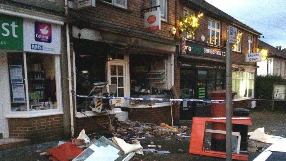 Cash machine thieves blow up Long Ashton Post Office - BBC News