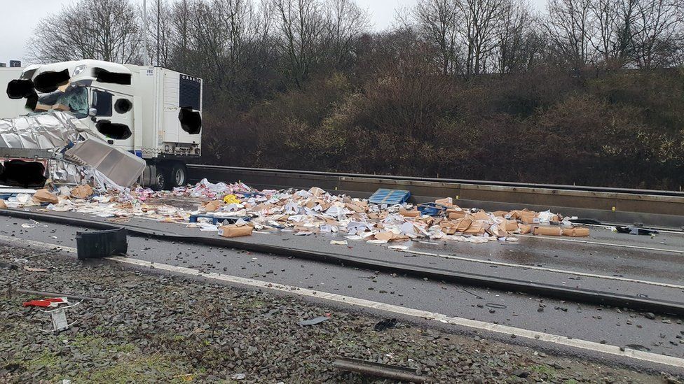 M6 closed in both directions at Walsall after lorry crash BBC News