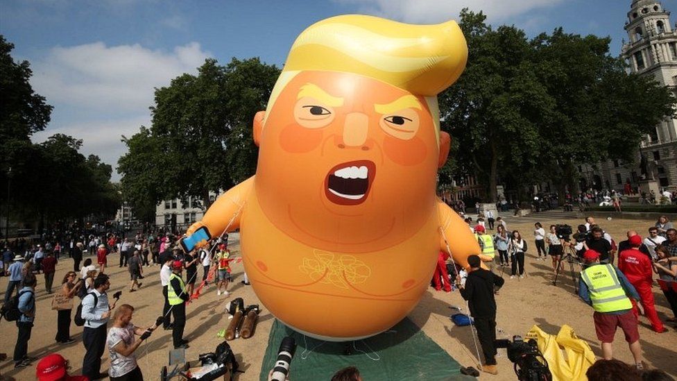 Reinig de vloer Versnellen spier Donald Trump balloon: Baby blimp acquired by Museum of London - BBC News