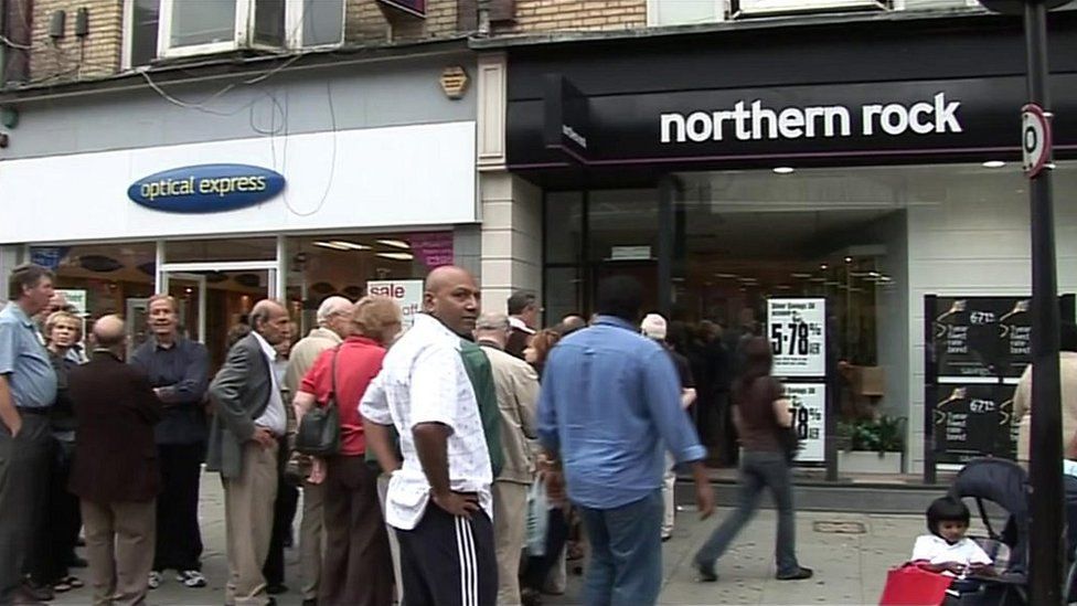 People outside Northern Rock branch in 2008