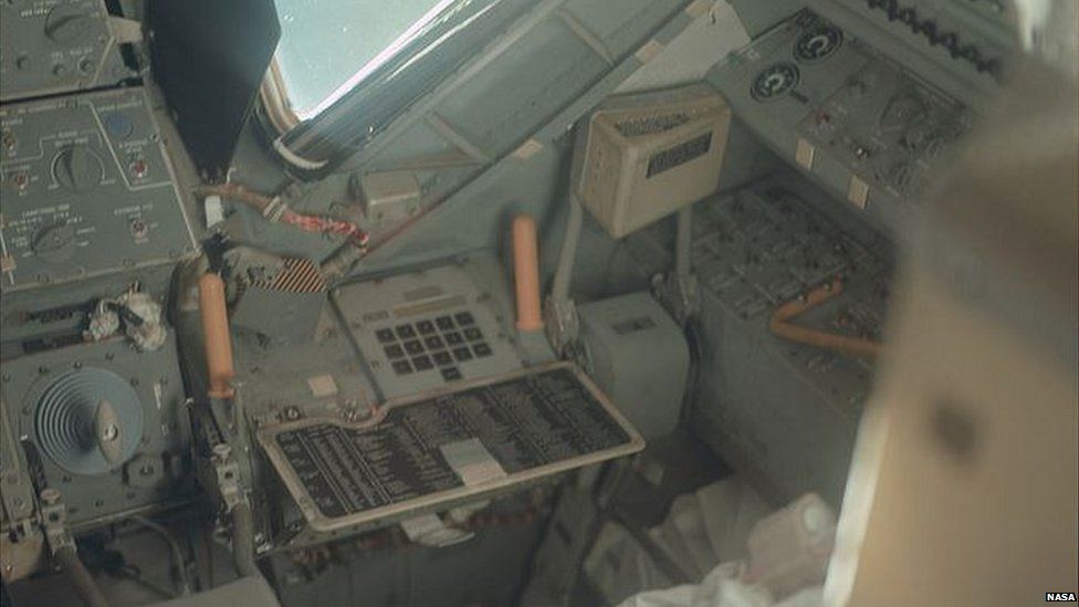 In een Apollo-ruimtevaartuig