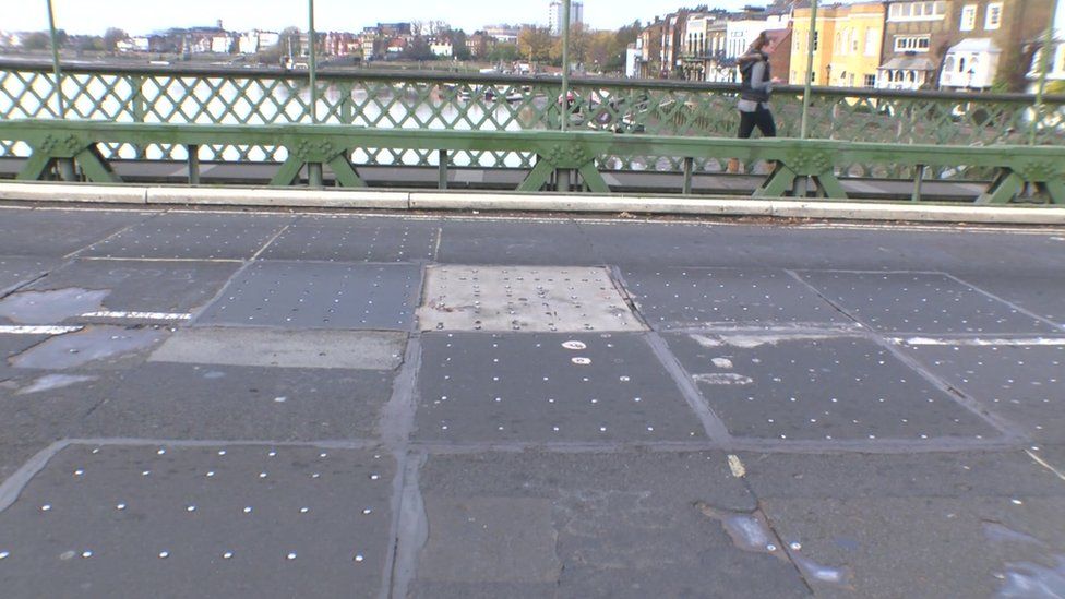 Hammersmith Bridge road surface