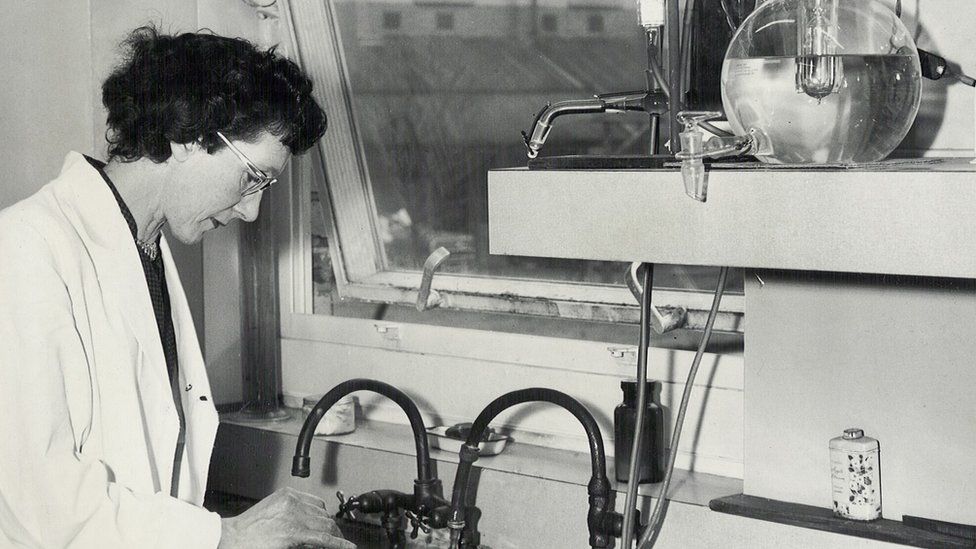 New virus laboratory at Little Bromwich Hospital 1959