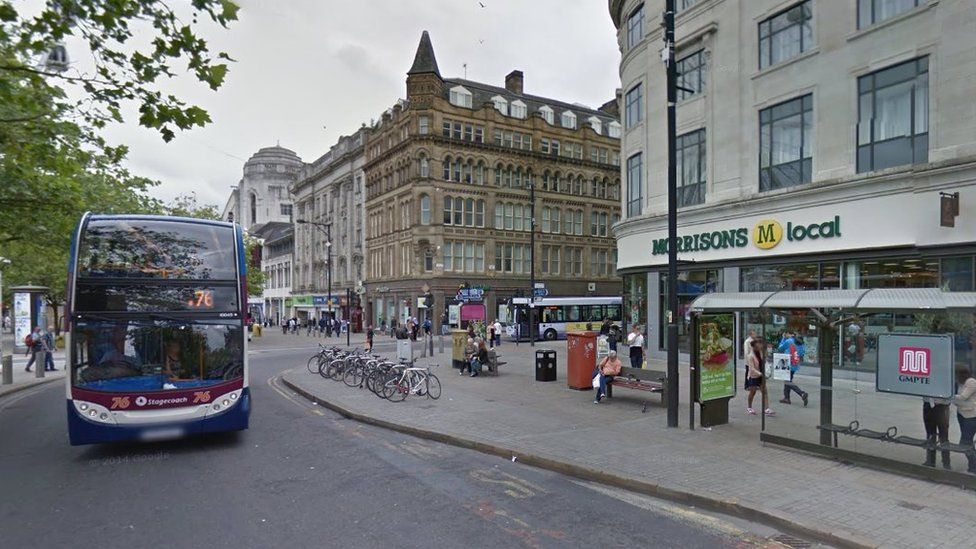 Fight involving 100 teens in Manchester city centre - BBC News