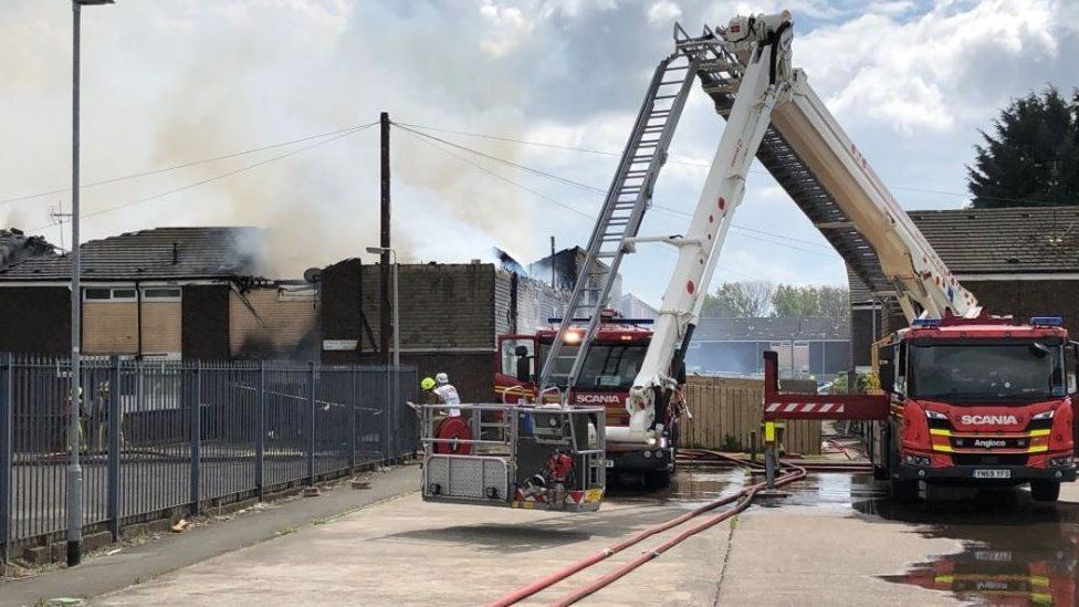 bransholme blaze rips through houses on hull street bbc news