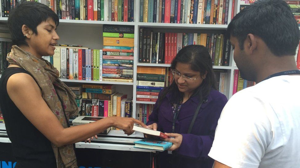 Satabdi Mishra interacting with readers