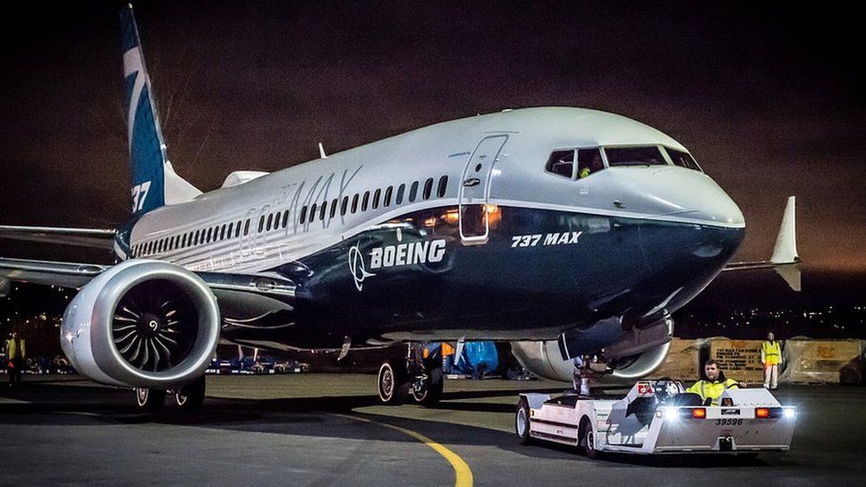 Boeing's 737 Max aircraft under scrutiny again - BBC News