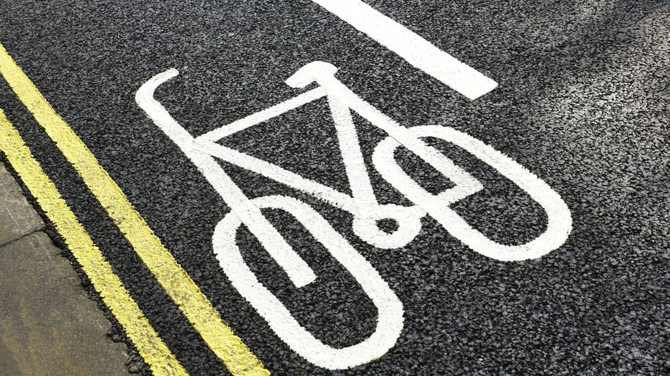 Cycle lanes road marking
