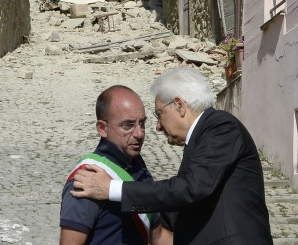 Italian President Sergio Mattarella the mayor of Accumuli, Stefano Petrucci, 27 August, 2016