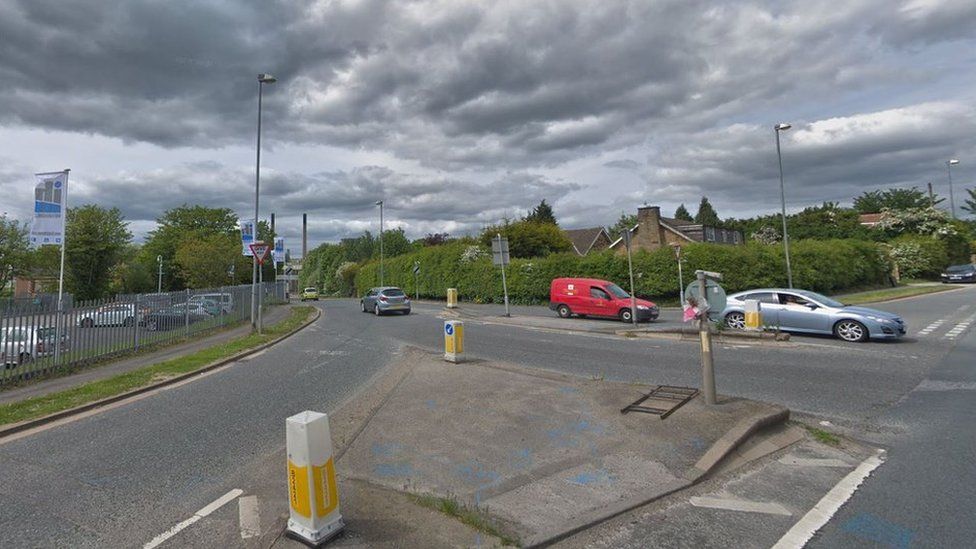 Knottingley mobility scooter crash driver dies - BBC News