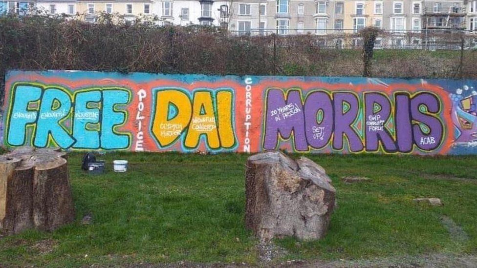 Graffiti calling for the release of David Morris in Clydach
