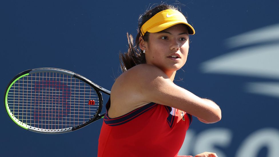 US Open: Emma Raducanu storms into semi-finals - BBC Newsround