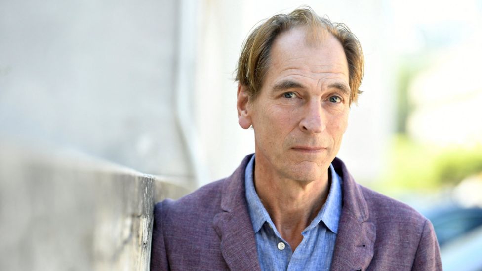 Julian Sands: New air search for actor missing in California - BBC News