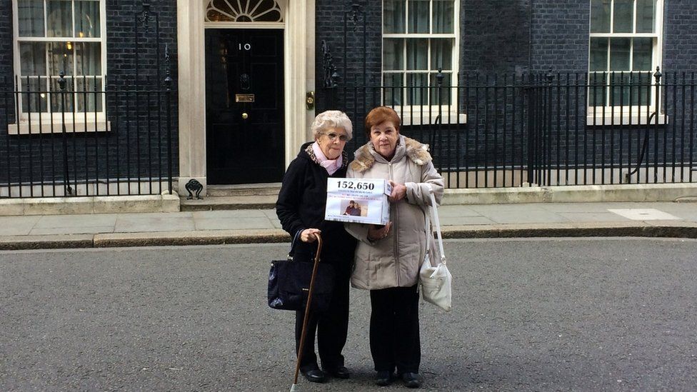 Myrtle Cothill and daughter outside No 10