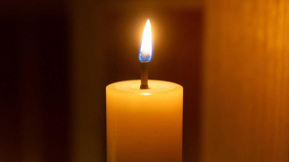 St Albans carol service evacuated after candles set off alarm BBC News