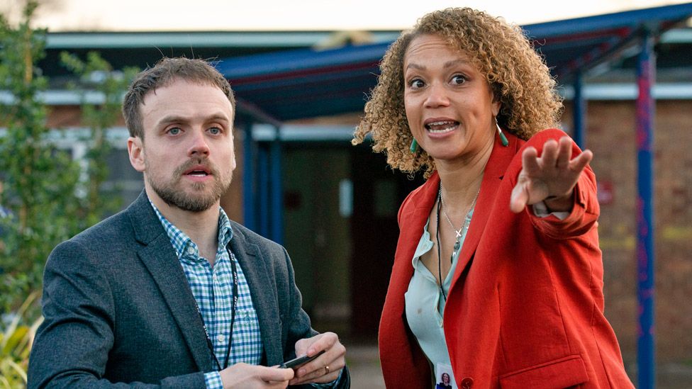 Joe Casey (James Baxter) & Kim Campbell (Angela Griffin) in Waterloo Road