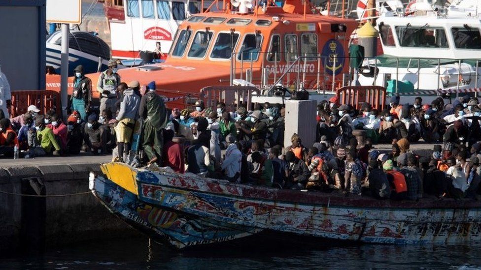 Migrants arrive in Tenerife