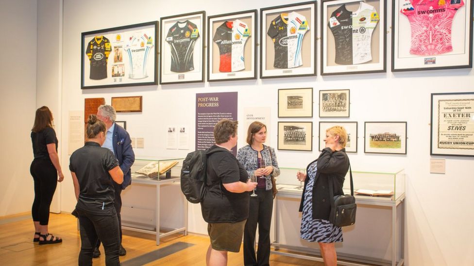 AngloSaxon gold ring acquired by Exeter museum BBC News