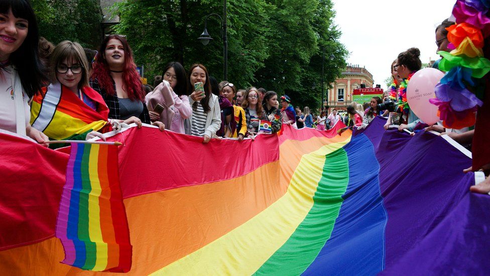 York Pride 2018 parade 'could be biggest ever' - BBC News