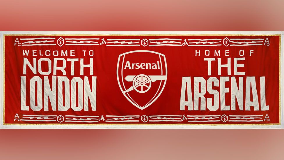 Arsenal FC: Artwork to adorn exterior of Emirates Stadium - BBC News