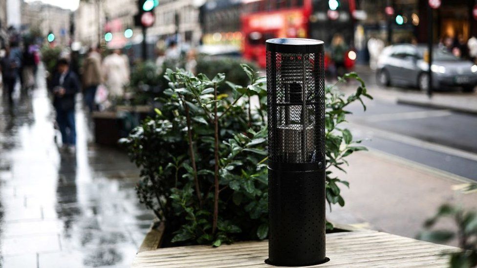 An air quality monitor on London's Regent Street