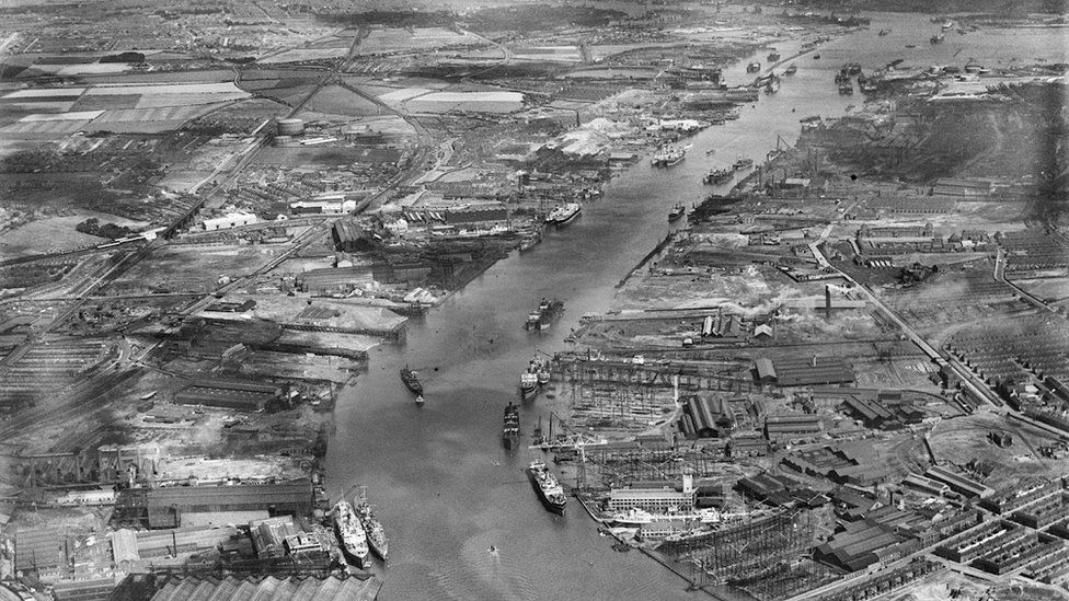 Shipyards on the River Tyne, 1935.Wallsend on the left and Hebburn on the right.