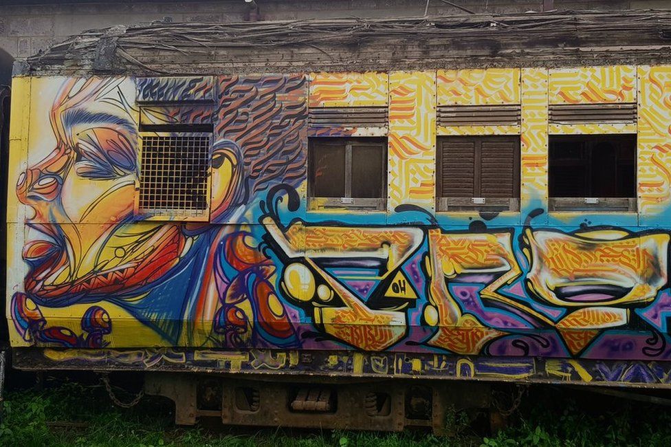 Train with grafitti