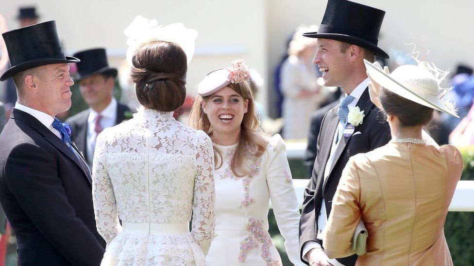 Royal Family enjoy the sun on day one at Ascot - BBC News