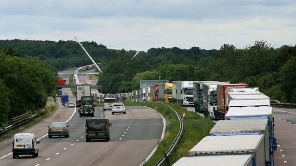 Operation Stack on M20 due to Channel Tunnel disruption BBC News